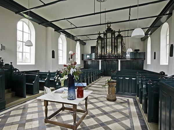 Vierhuizen int richting orgel